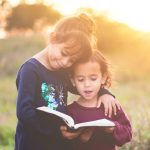 Waarom is voorlezen belangrijk 10 voordelen van voorlezen